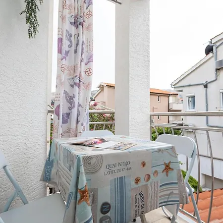 Blue Sky Baska Apartment Exterior photo
